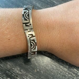 vintage Taxco Mexico Tribal Bracelet 7 3/4 Sterling Silver 925 hinge hook clip